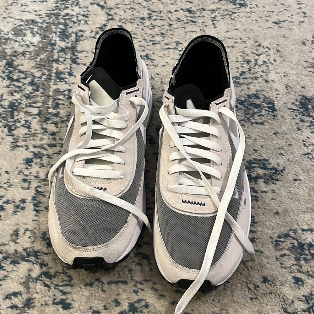 Size 12 Nike waffle one : white/grey